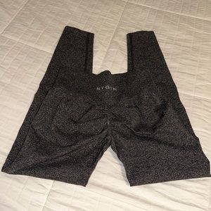 NVGTN Grey Scrunch Butt Leggings